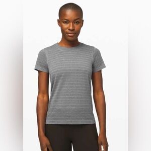 Lululemon breeze by short sleeve top grey size 4